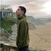 Profesor de eso para todas las edades con mucha paciencia